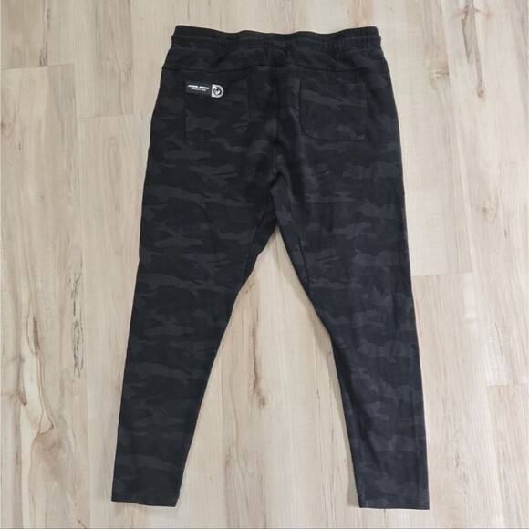 Final Boss Athletics Men's Camo Tech Joggers Large Gymcore Fitness Athleisure - Picture 1 of 6